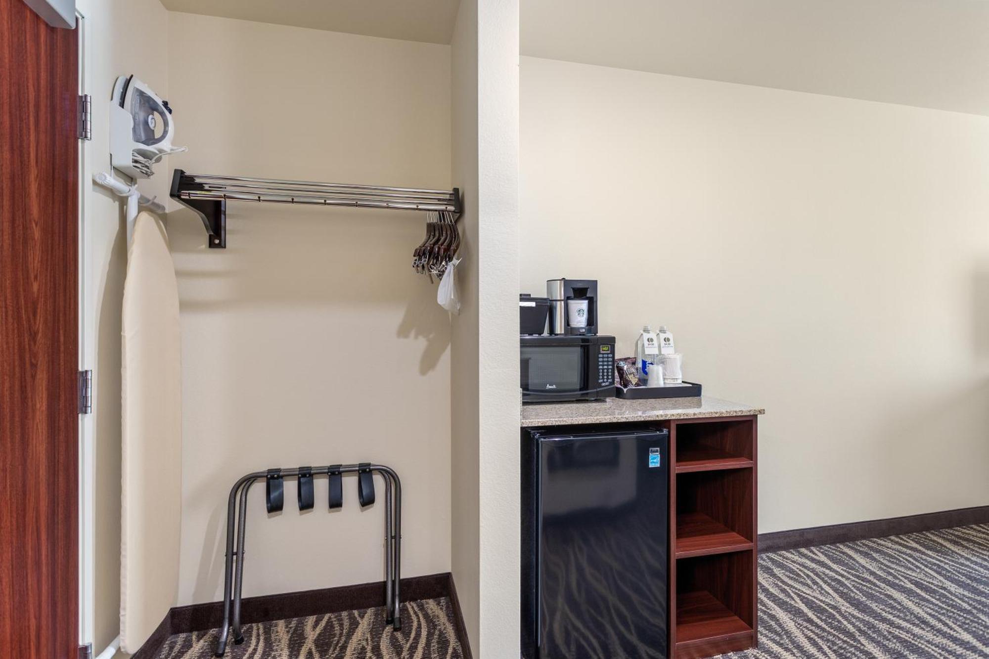 Cobblestone Hotel & Suites - De Pere Green Bay المظهر الخارجي الصورة
